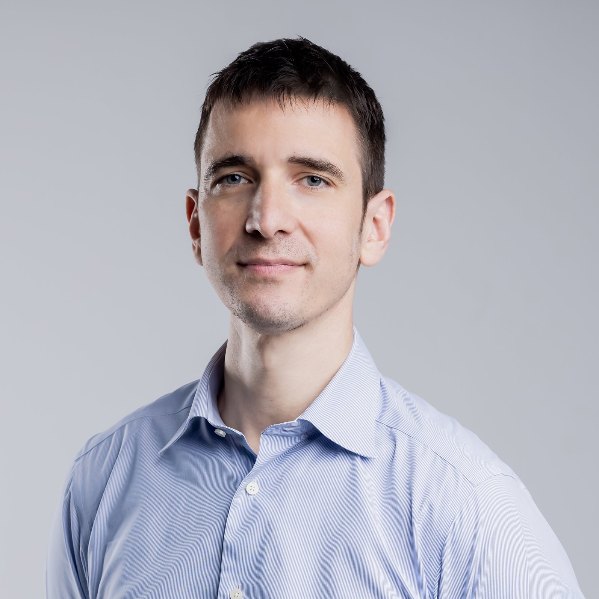 SY5_6272 - Headshot-1